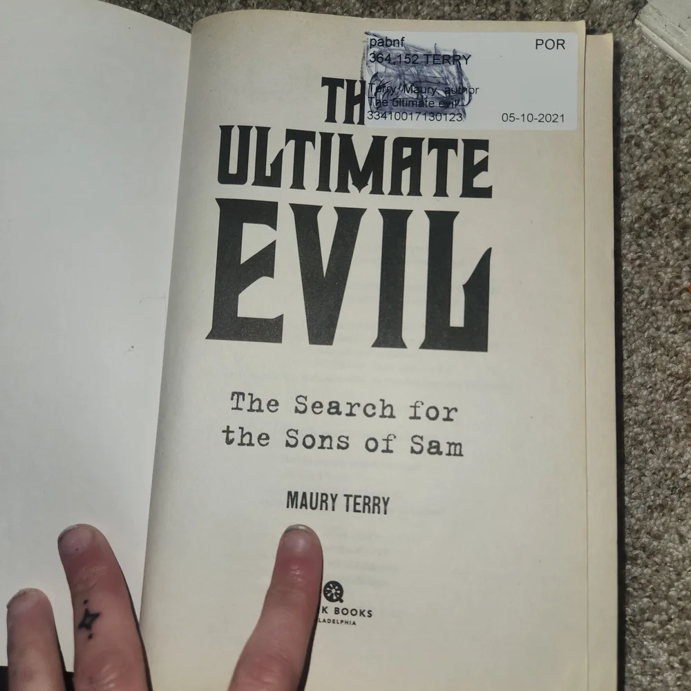 True Crime Book Collection - Picture 3 of 5